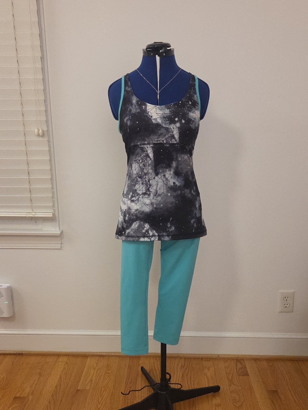 Women’s Teal Cropped Capris - Streamlined Everyday Capri